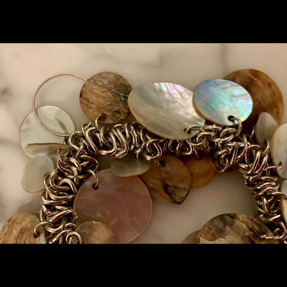 Capisce Shell Bracelet - Picture 3 of 3
